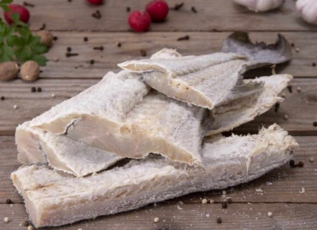 Sólþurrkaður flattur Saltfiskur flottir bitar 1KG